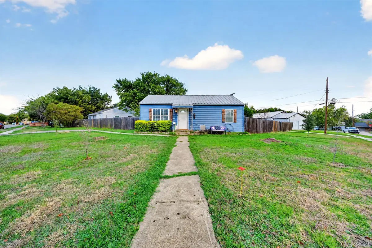 318 Charles Drive, Irving, TX 75060 - #1