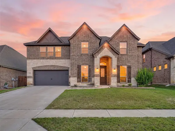 8705 Cloudyway Drive, Fort Worth, TX 76123