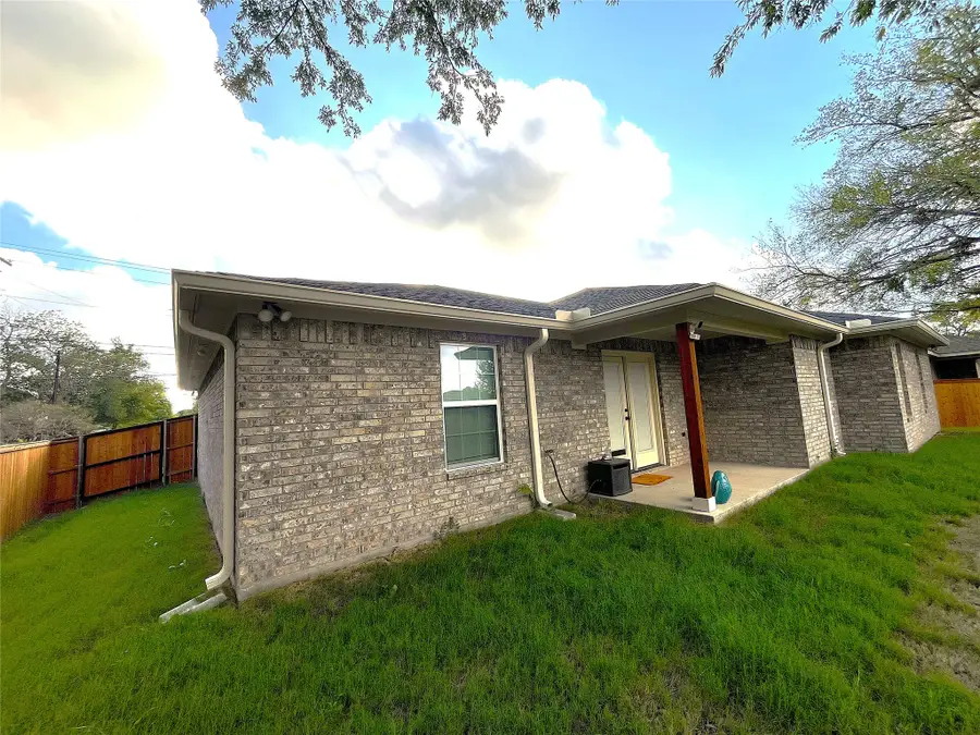 200 S Ross Avenue, Mexia, TX 76667 - #3
