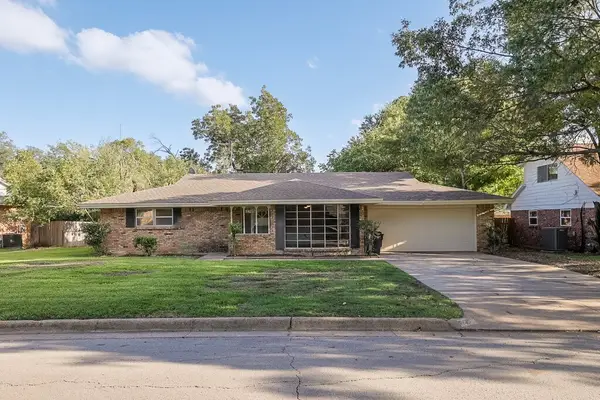 2709 Larkin Avenue, Fort Worth, TX 76133