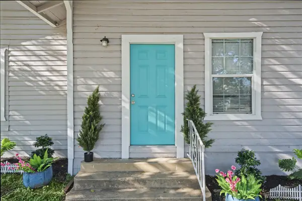 220 W Wardville Street, Cleburne, TX 76033