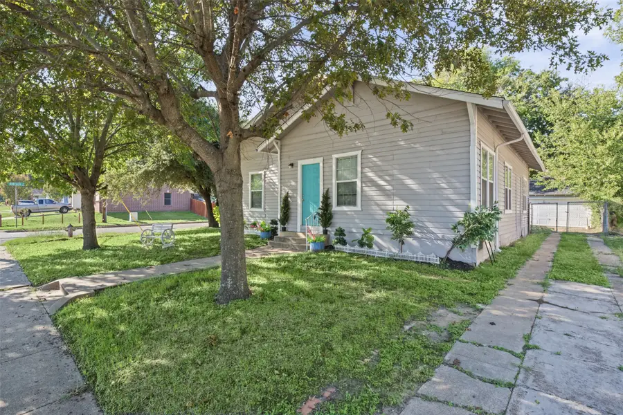 220 W Wardville Street, Cleburne, TX 76033 - #3
