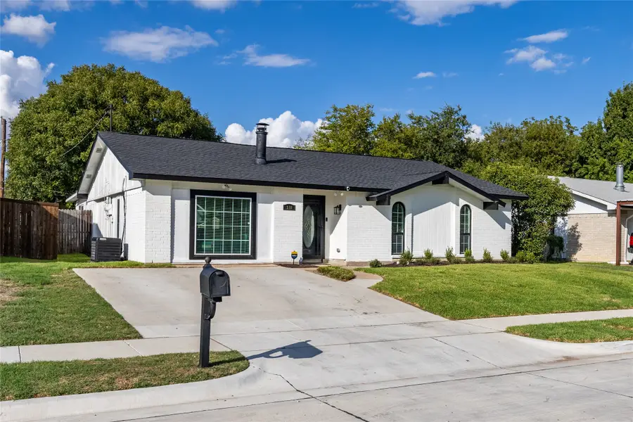 310 Glendale Drive, Grand Prairie, TX 75052 - #2