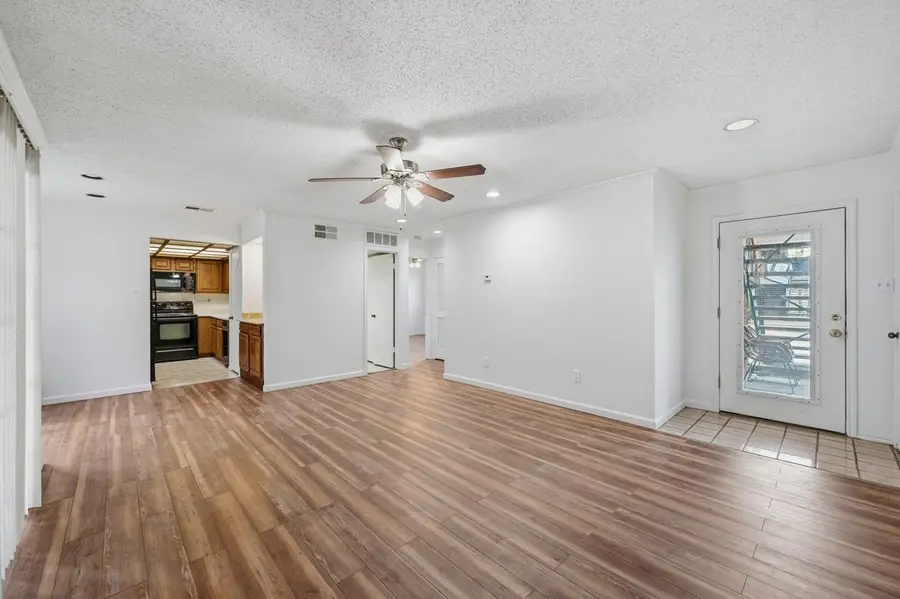 2719 Silver Creek Drive #111, Arlington, TX 76006 - #3