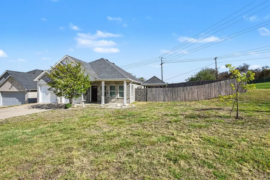 819 N Ridge Drive, White Settlement, TX 76108 - #2