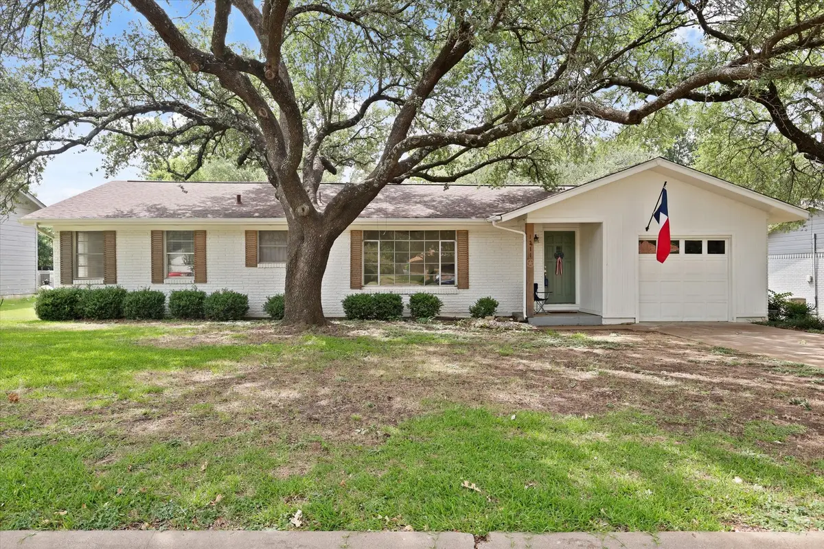 1211 Greenbriar Lane, Cleburne, TX 76033 - #1