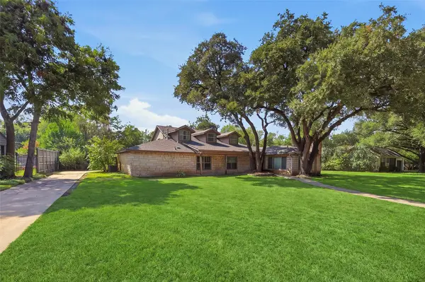 3705 Brighton Road, Fort Worth, TX 76109