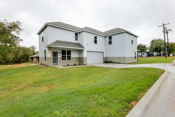 806 N Cates Street, Decatur, TX 76234