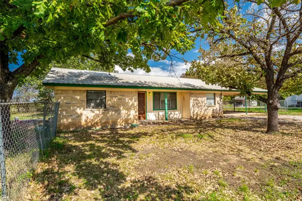 199 Park Street, Newark, TX 76071