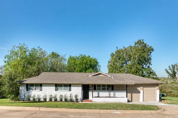 4516 Rolling Hills Drive, Fort Worth, TX 76119
