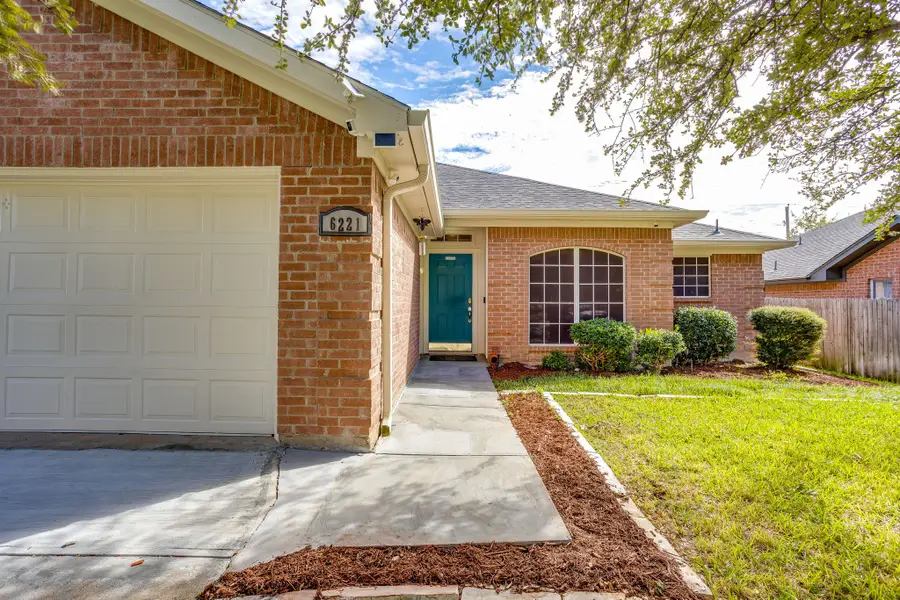 6221 St Leonard Drive, Arlington, TX 76001 - #3