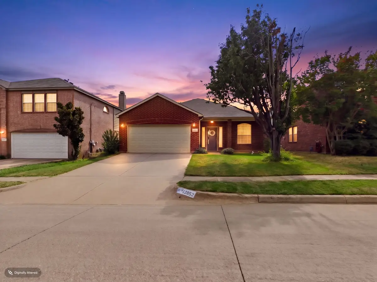 12652 Oakwood Circle, Fort Worth, TX 76040 - #1