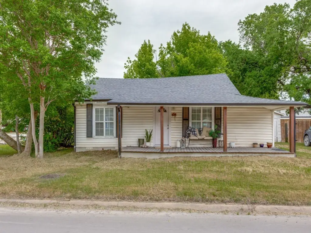 468 W Van Alstyne Parkway, Van Alstyne, TX 75495 - #1