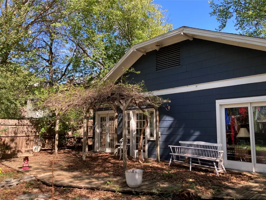 1409 N Austin Street, Denton, TX 76201 - #2
