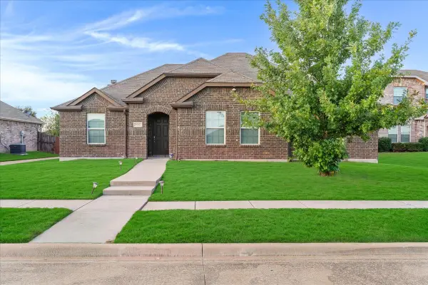 1985 Harbor Court, Lancaster, TX 75146