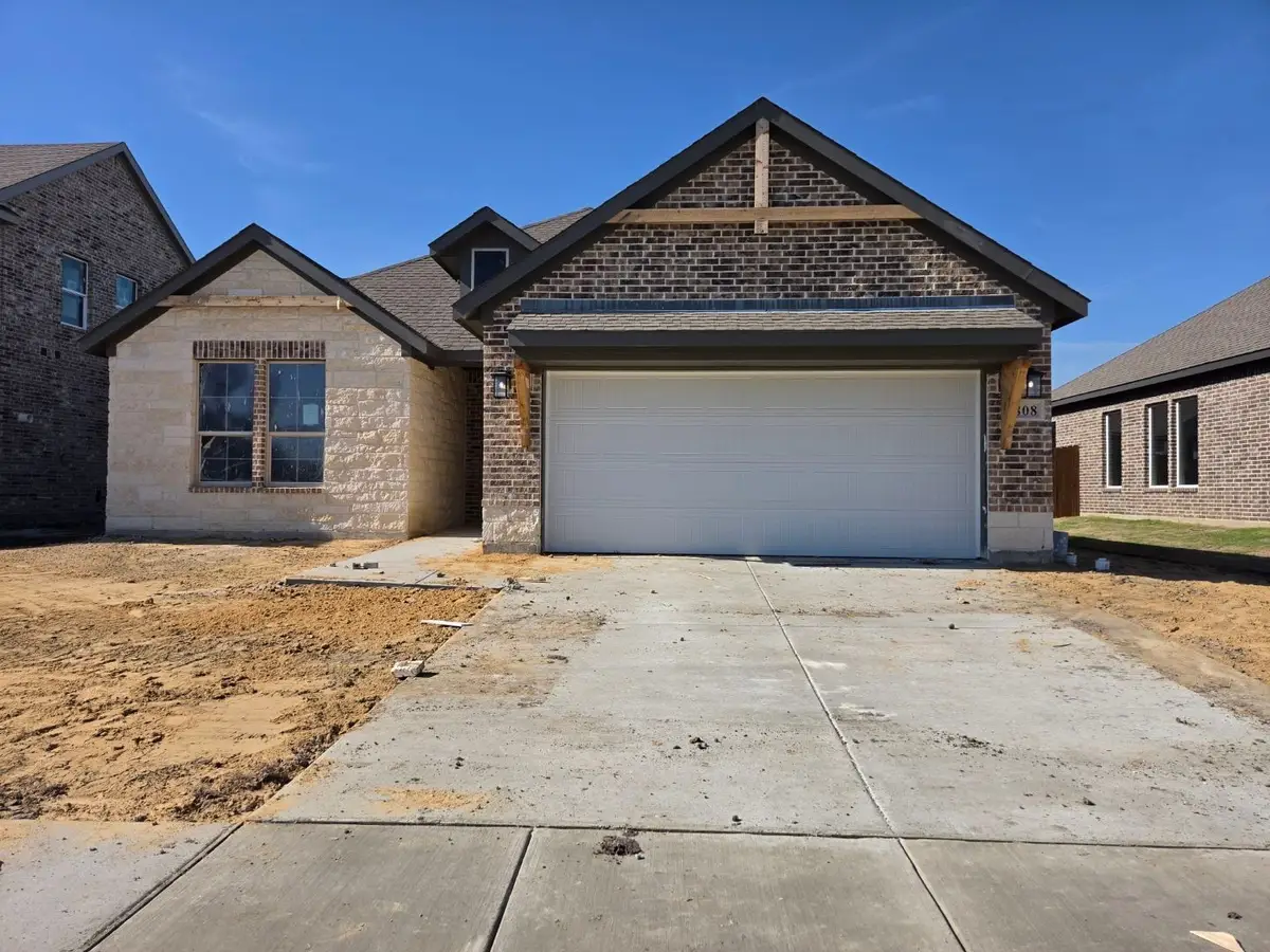 808 Silverleaf Drive, Ennis, TX 75119 - #1