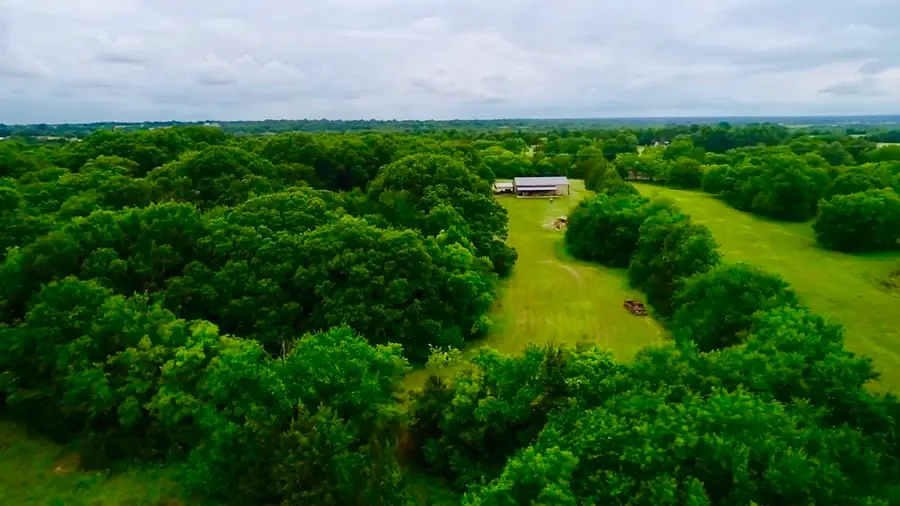 382 N Washburn Road, Bells, TX 75414 - #2