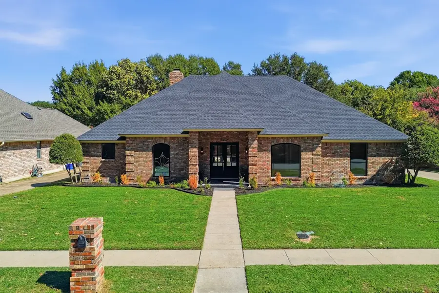 9904 Wandering Way Street, Benbrook, TX 76126 - #2