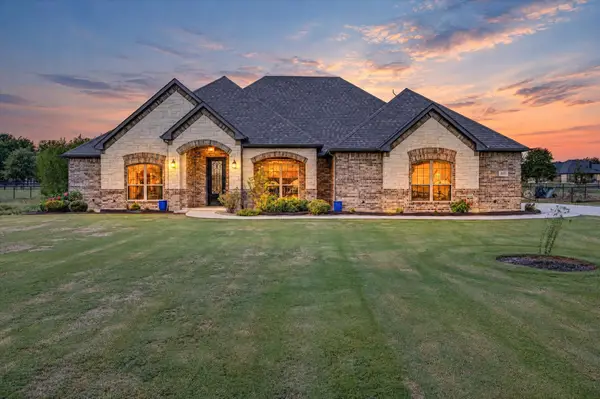 2025 Forest Bluff Trail, Azle, TX 76020