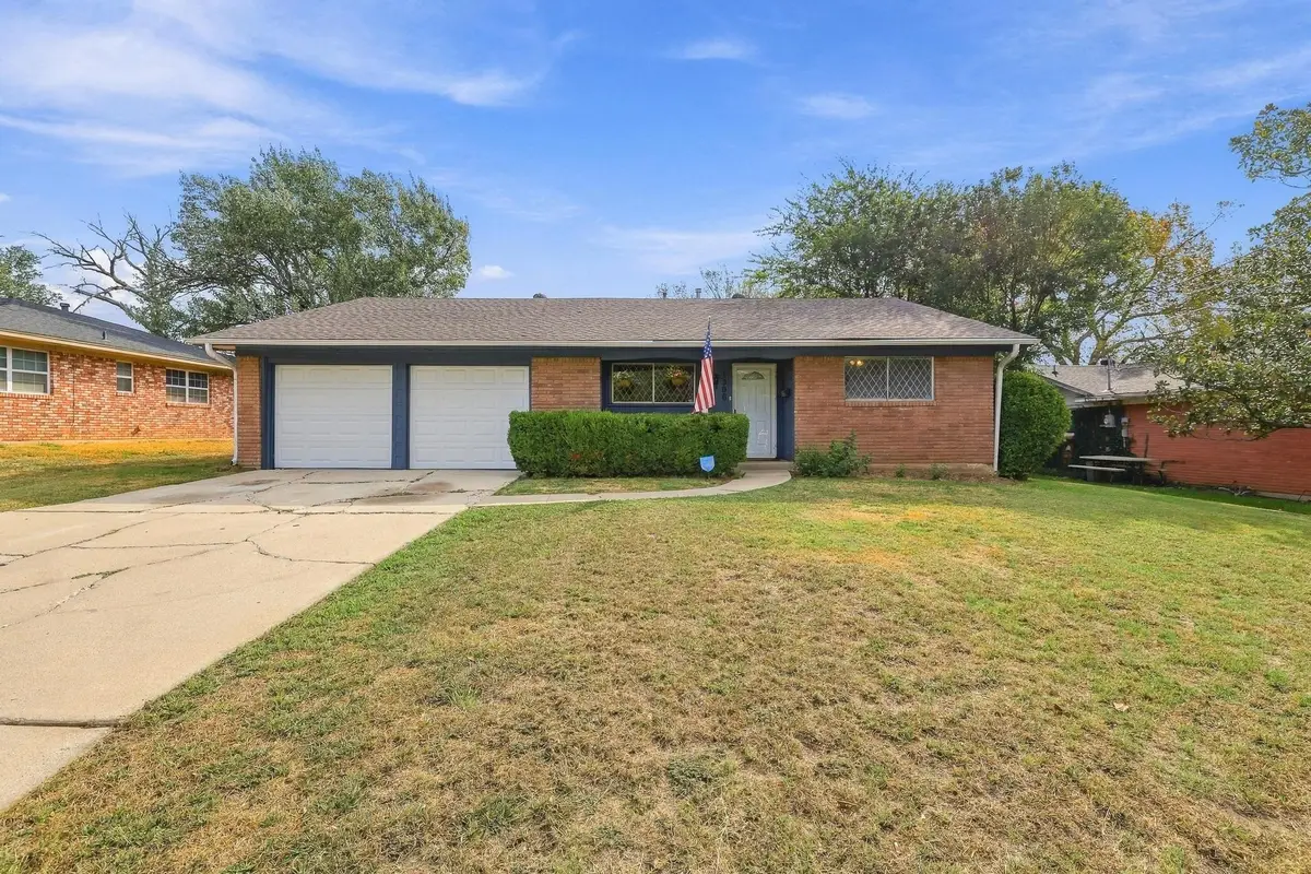 1306 Hillside Drive, Gainesville, TX 76240 - #1