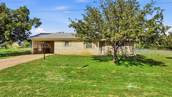 905 W Standifer Street, Hamilton, TX 76531