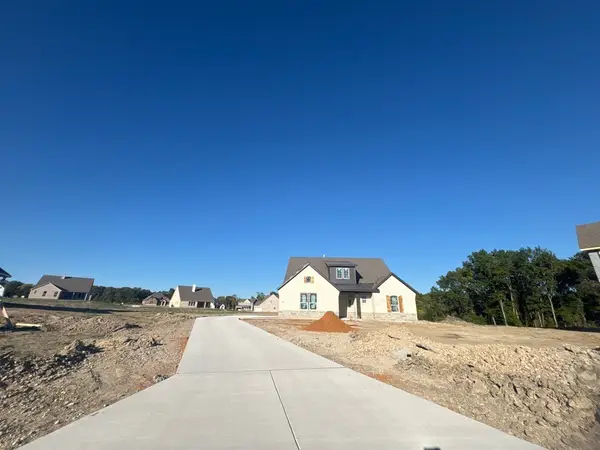 802 Monterrey Circle, Van Alstyne, TX 75495