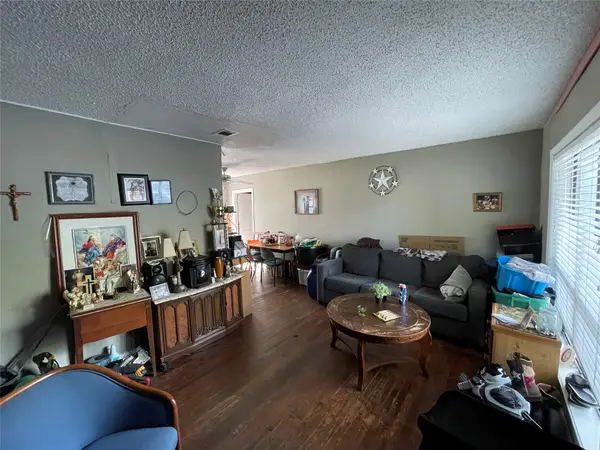 1115 Pine Street, Grand Prairie, TX 75050