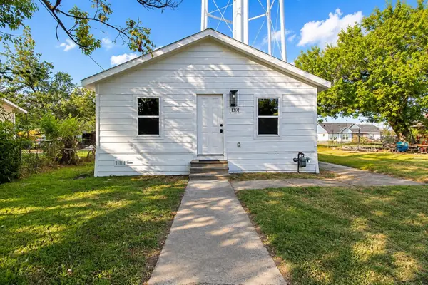 1301 E Grove Street, Kaufman, TX 75142