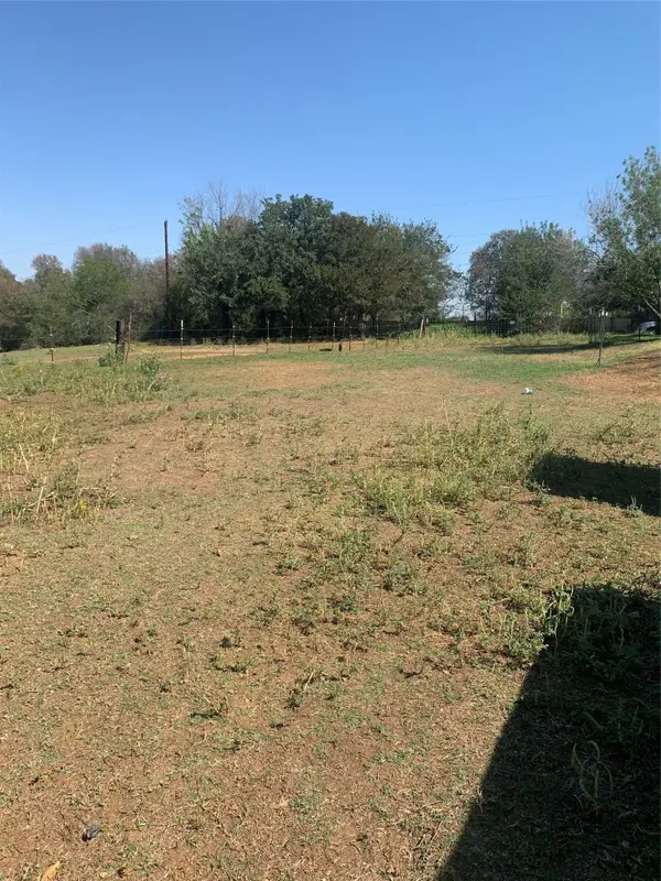 816 Wilson Drive, Mansfield, TX 76063