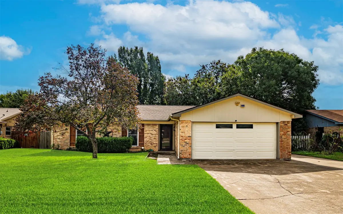 1620 Edge Hill Road, Benbrook, TX 76126 - #1