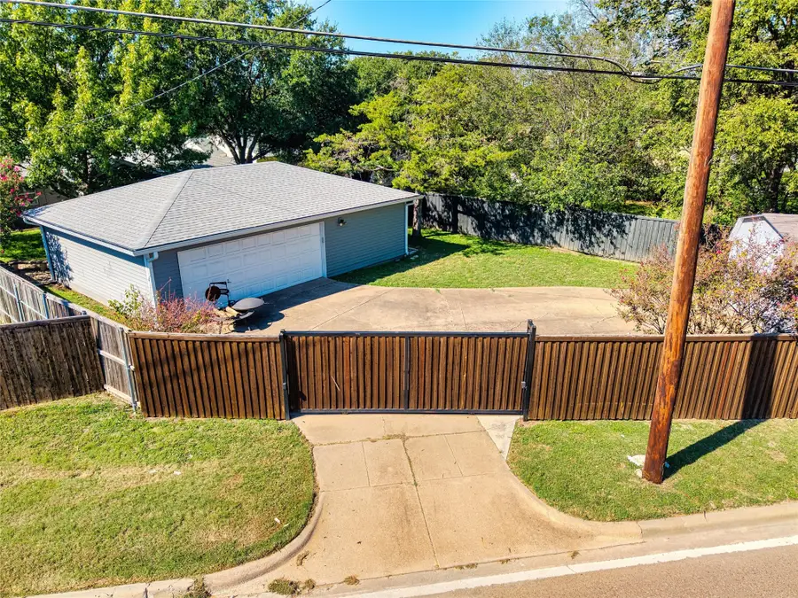 4165 Carolyn Road, Fort Worth, TX 76109 - #2