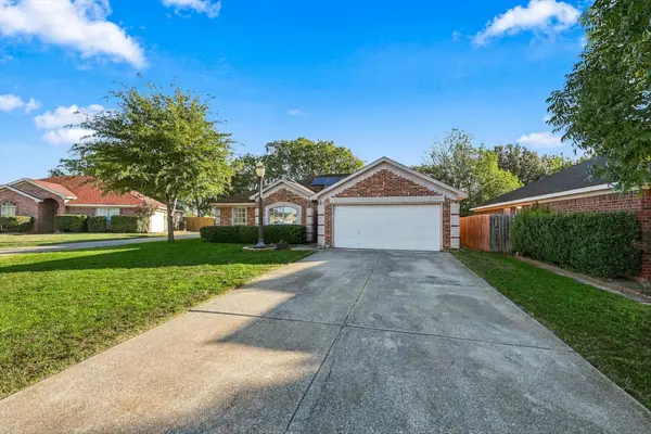 1722 Tonya May Lane, Mansfield, TX 76063