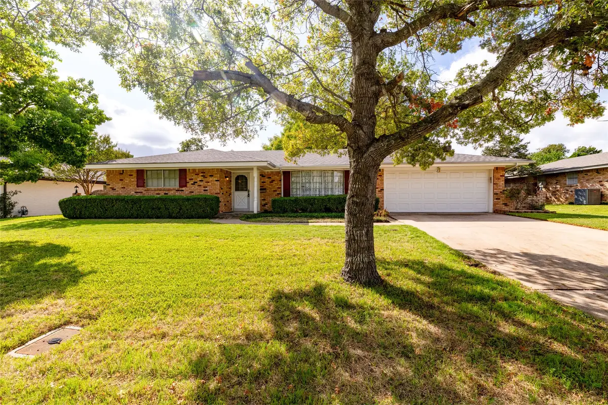 3805 Fenton Avenue, Fort Worth, TX 76133 - #1