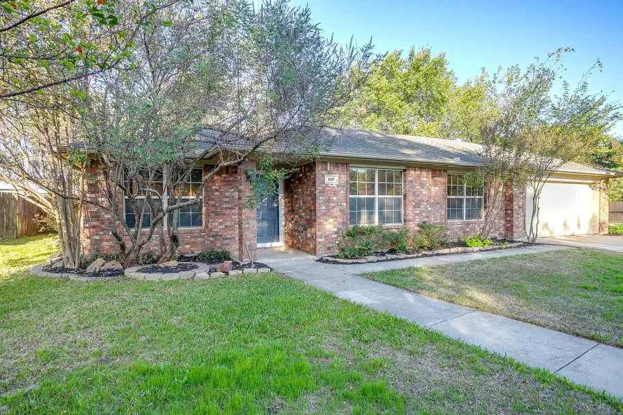 109 Briarwood Drive, Kennedale, TX 76060 - #2