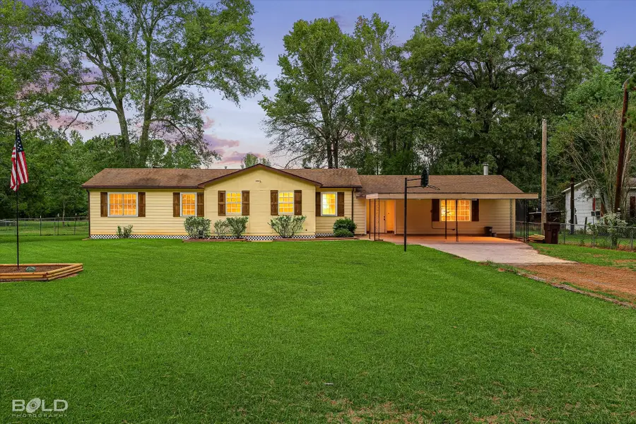 205 Lincoln Avenue, Haughton, LA 71037 - #2