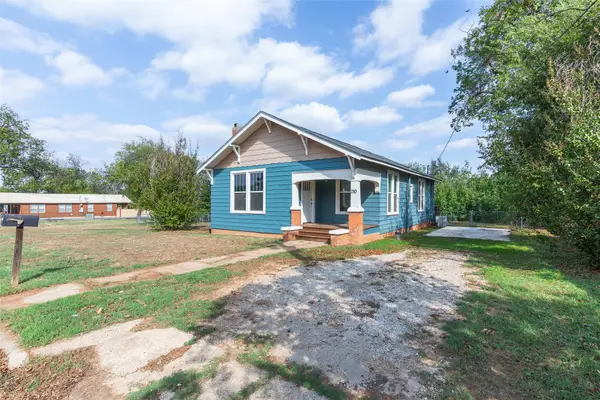 210 N Nueces Street, Coleman, TX 76834