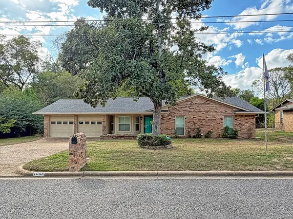 1006 Bel Air Drive, Athens, TX 75751