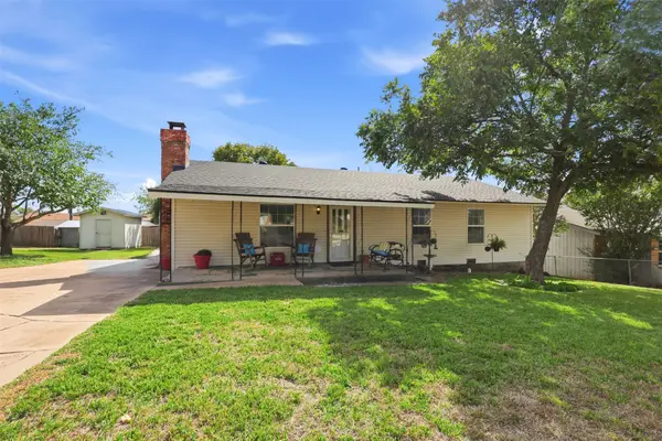 525 W 3rd Street, Kennedale, TX 76060