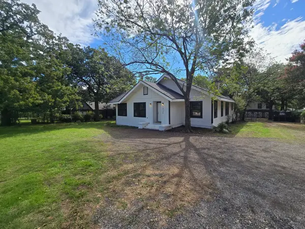 4824 Meadowbrook Drive, Fort Worth, TX 76103
