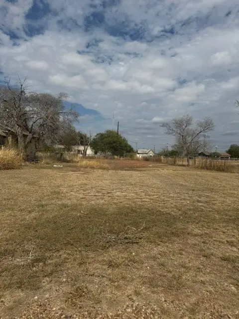 805 E 9th Street, Quanah, TX 79252 - #1