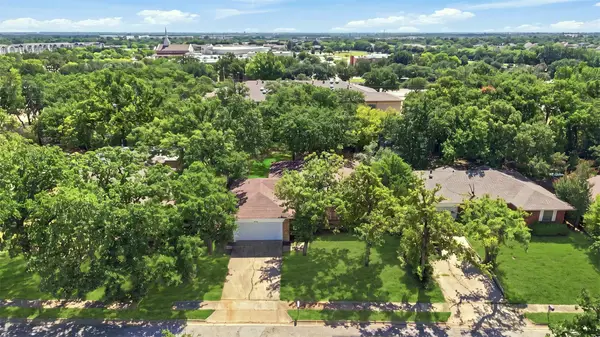 2110 Navajo Street, Denton, TX 76209