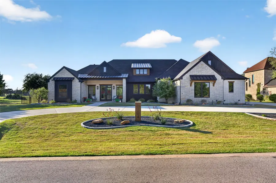 6104 Montrose Street, Cleburne, TX 76033 - #2