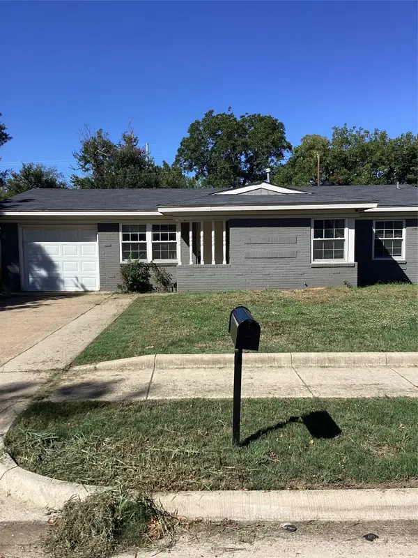 1811 E Lovers Lane, Arlington, TX 76010