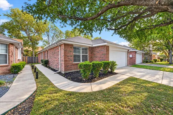 8809 Highland Orchard Drive, Fort Worth, TX 76179
