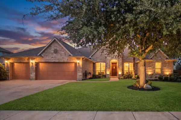 1100 Starleaf Drive, Mansfield, TX 76063