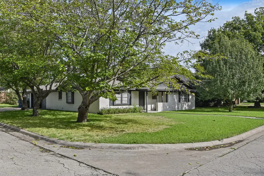 116 San Jacinto Street, Waxahachie, TX 75165 - #2