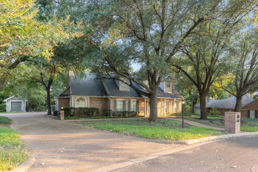 207 Westlane Circle, Woodway, TX 76712 - #2