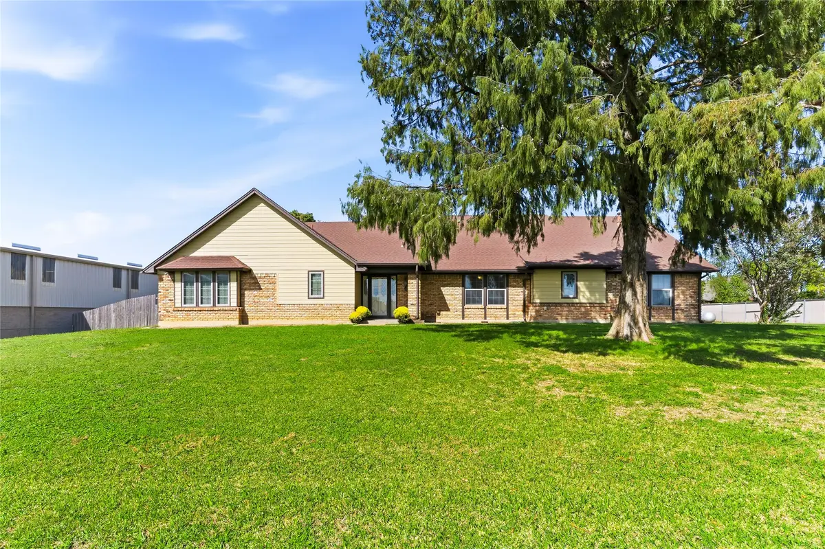 910 W Highway 67, Alvarado, TX 76009 - #1