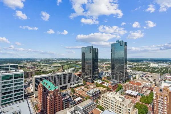 500 Throckmorton Street #2702, Fort Worth, TX 76102