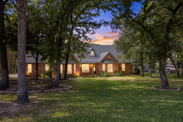 7208 Wooded Acres Trail, Mansfield, TX 76063